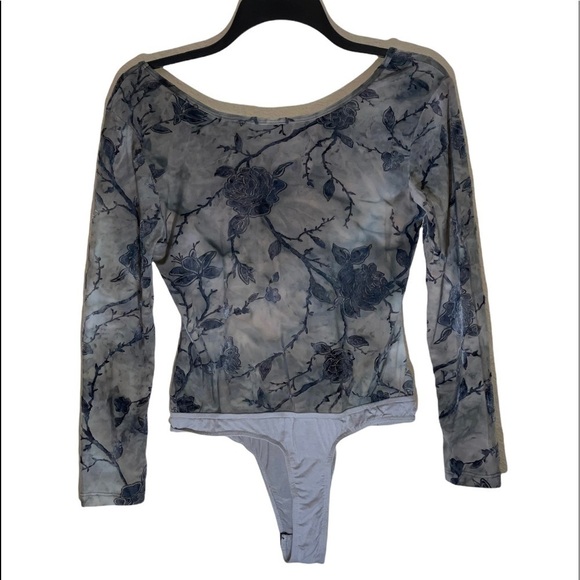 Buffalo Gray Velour Floral Bodysuit. Size S/P - Picture 3 of 6